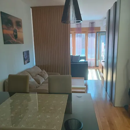 Markovic Rich * 로즈니차